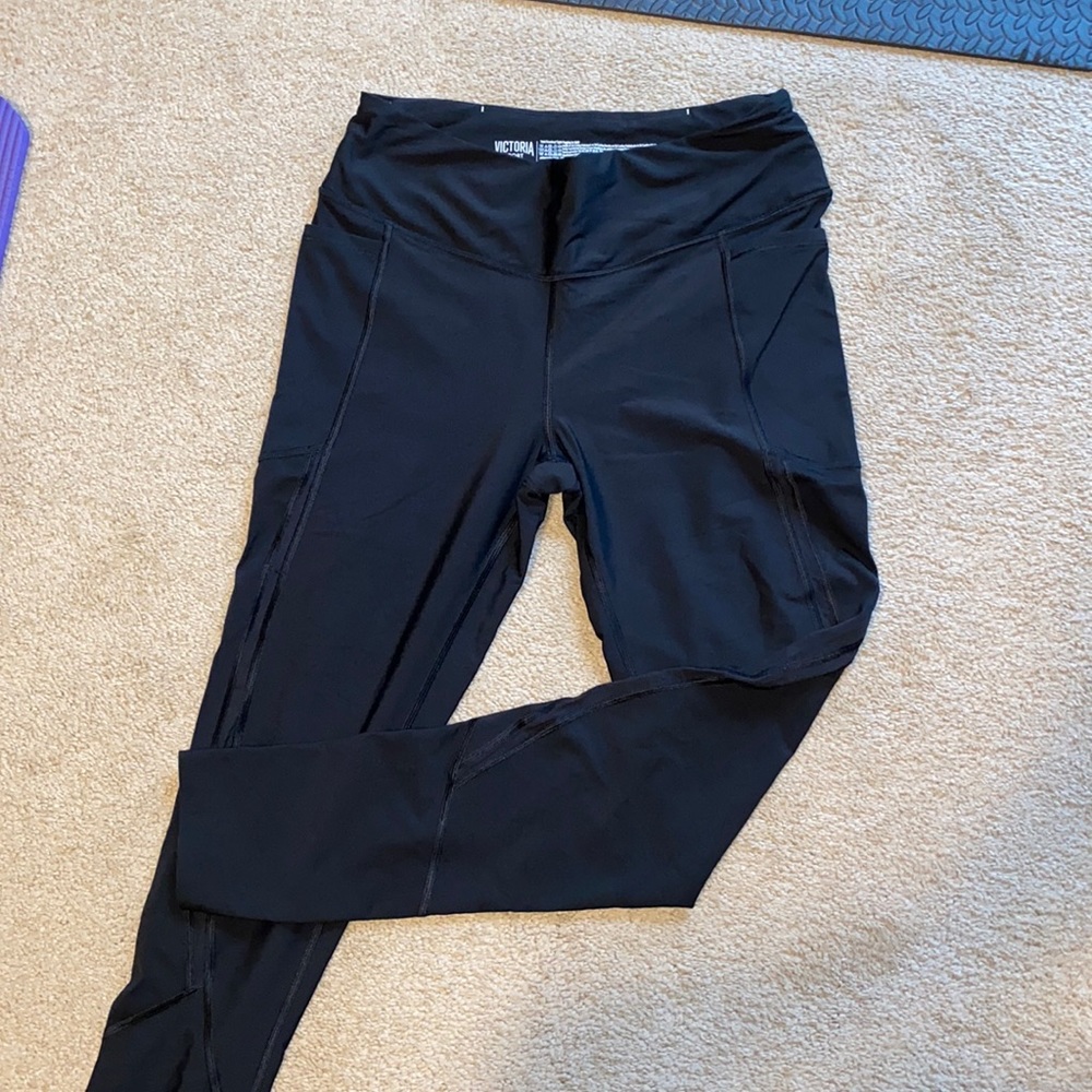 Victoria’s Secret Sport Total Knockout legging L